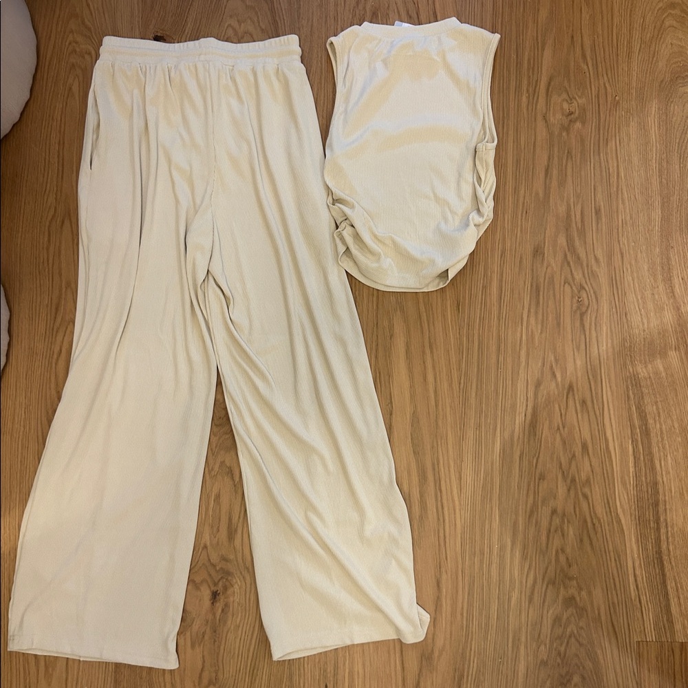 Amazon Cream Ribbed Set - Picture 5 of 5